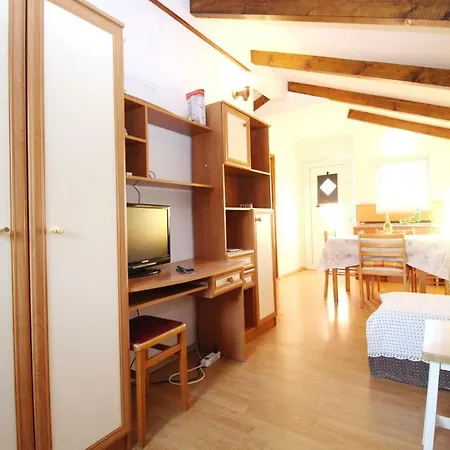 Apartments Mark דירה *