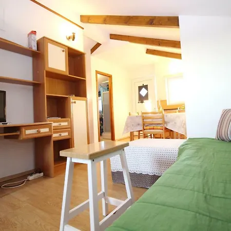 Apartments Mark *