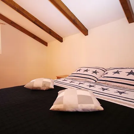 Apartments Mark * פטרצ'אנה