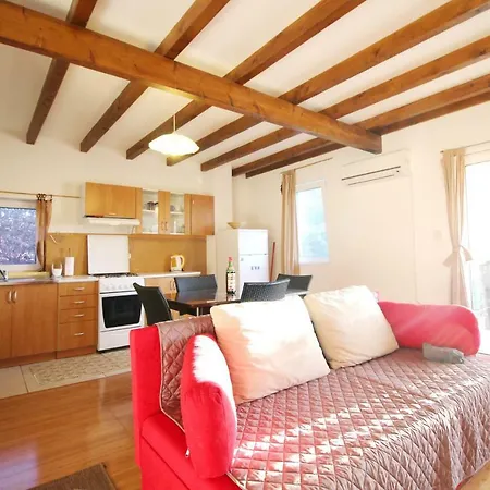 Apartments Mark * פטרצ'אנה